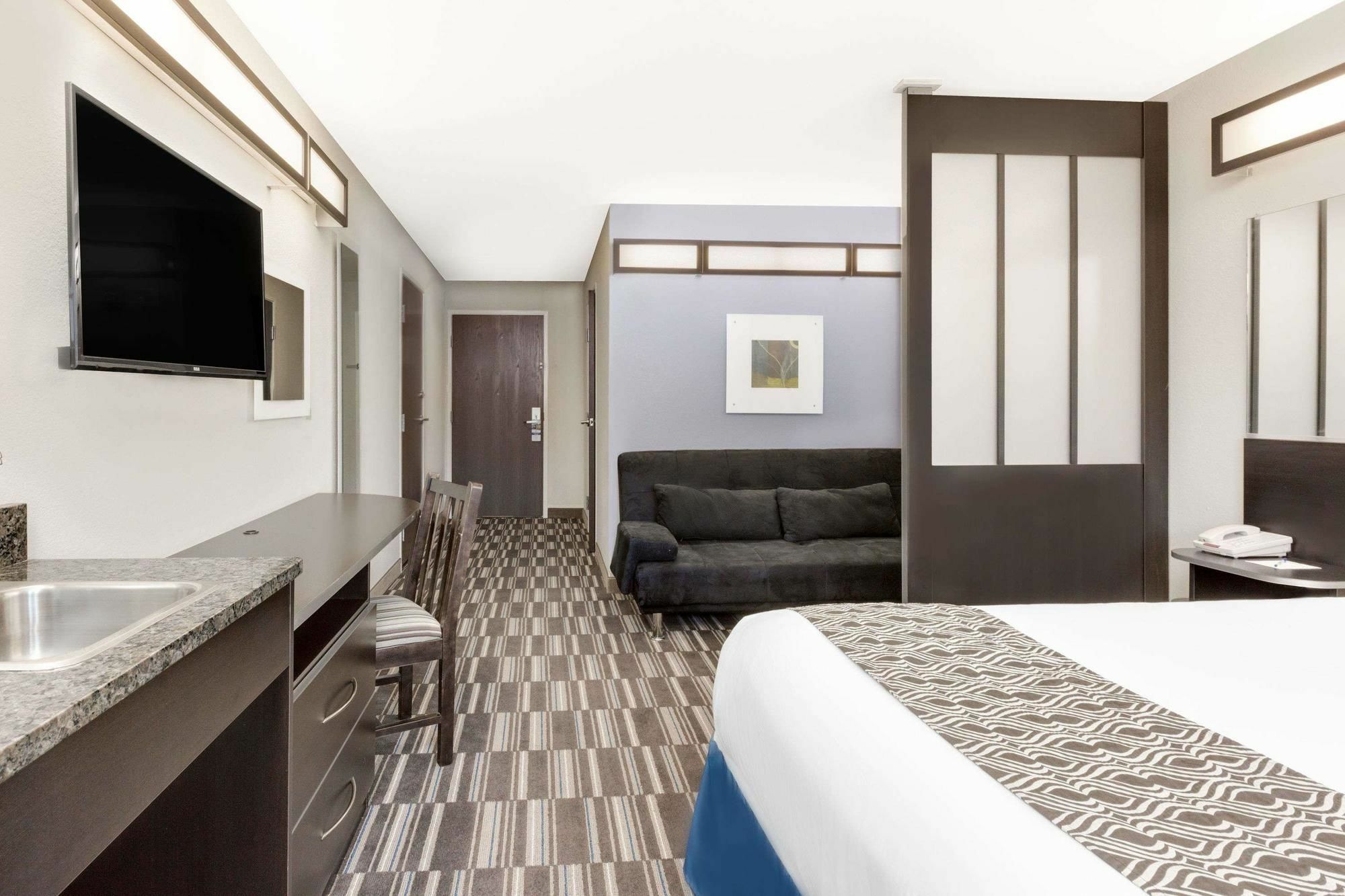 Microtel Inn & Suites By Wyndham Tuscaloosa Exterior foto